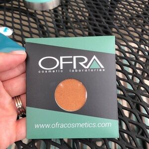 Ofra eyeshadow syrup